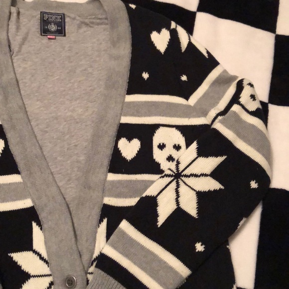 Rare Skull Victoria’s Secret Pink Cardigan 💕 - Picture 3 of 5